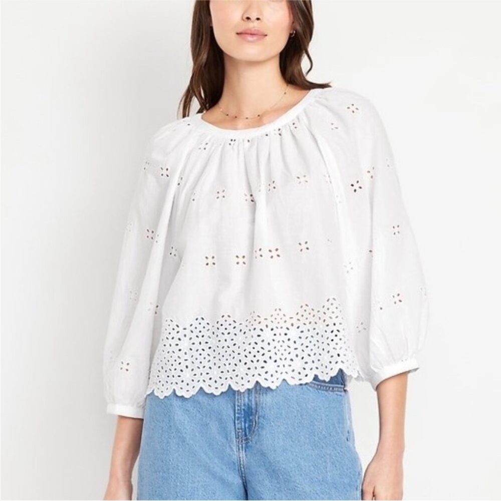 NWOT OLD NAVY Perforated Cropped Top